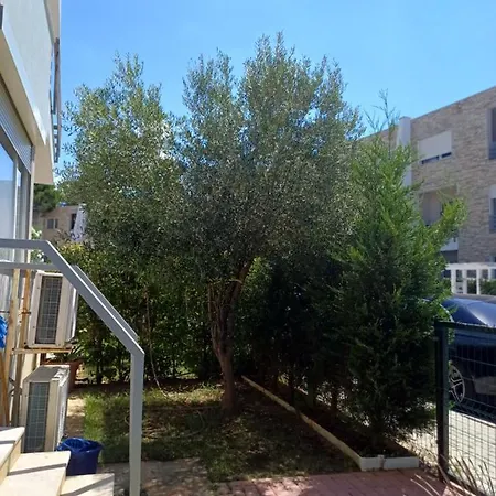 Gjiri Lalzit Apartment