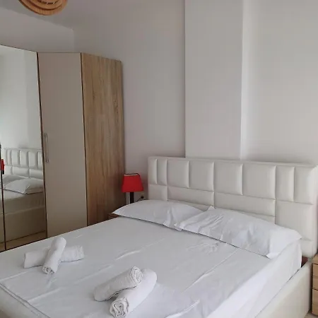 Gjiri Lalzit Apartment