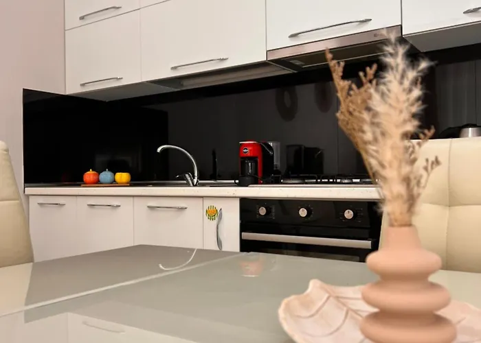 Apartment Gjiri Lalzit *